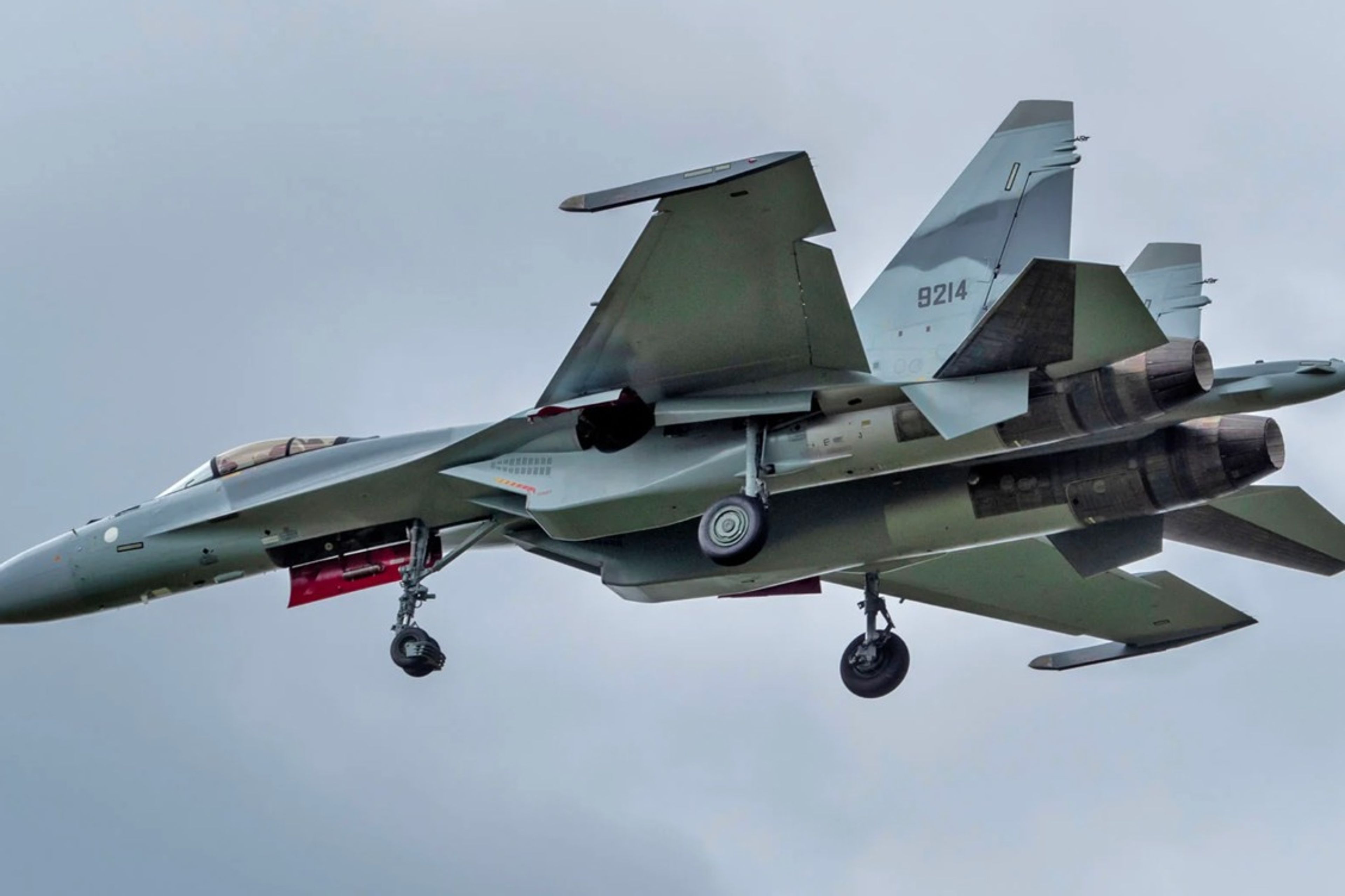 Su-35 savaş uçakları İran yerine Cezayir'e teslim edildi