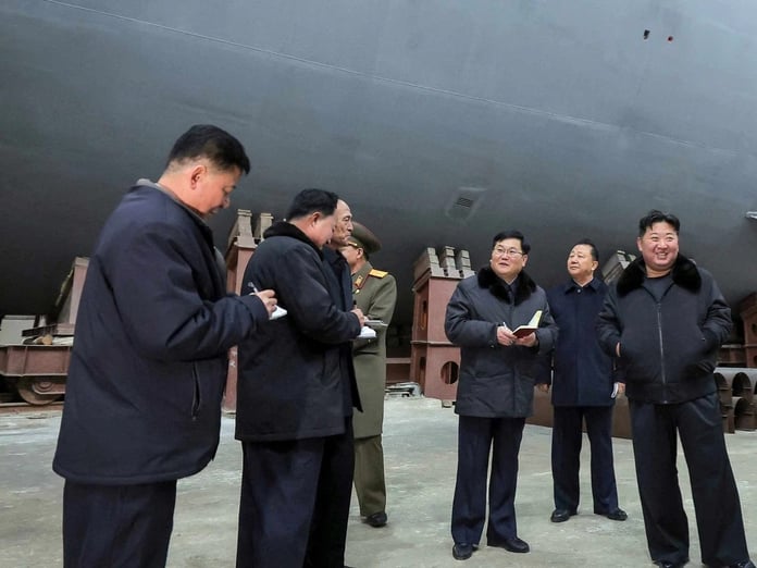 Kuzey Kore lideri Kim, ülkenin nükleer güçle çalışan ilk denizaltı projesini inceledi
