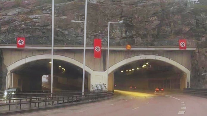 İsveç'te otoyola Nazi bayrağı astılar