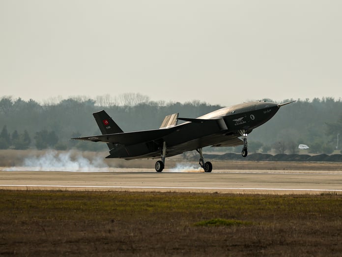 Bayraktar KIZILELMA'nın uçuş testleri başarıyla devam ediyor