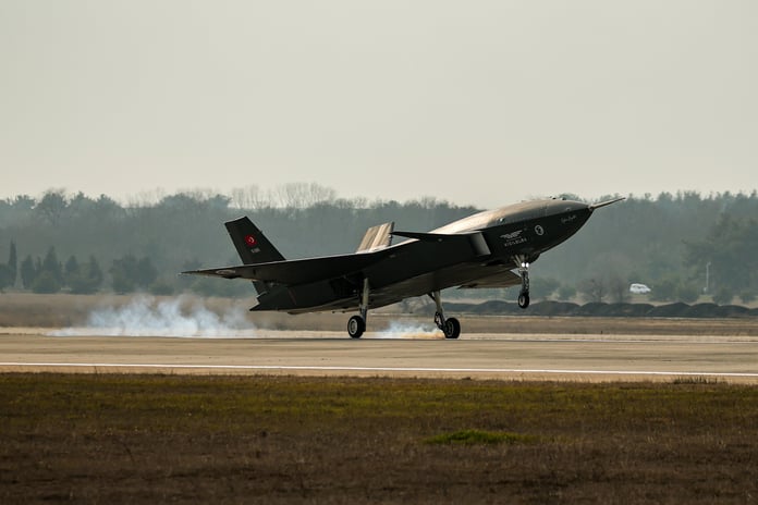 Bayraktar KIZILELMA'nın uçuş testleri başarıyla devam ediyor