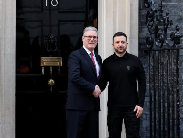 Ukrayna ve İngiltere Ukrayna'da silah üretimi için kredi anlaşması imzaladı