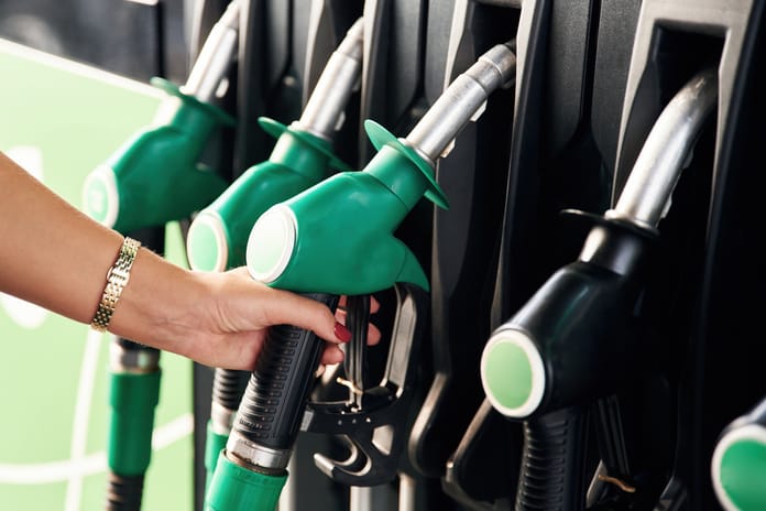 Akaryakıtta gece yarısı fiyatlar düşüşe geçecek