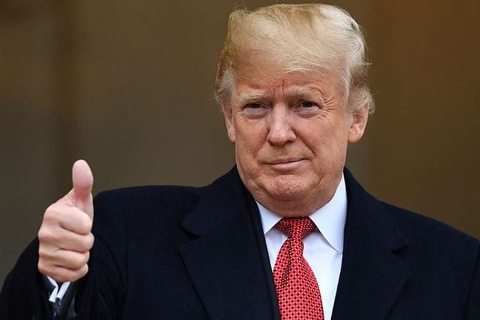 Trump Kanada ve Meksika'ya uygulanacak gümrük vergilerini erteledi