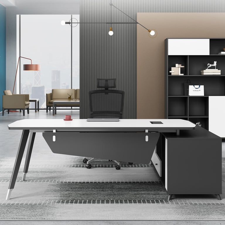 Gael Director Table G601