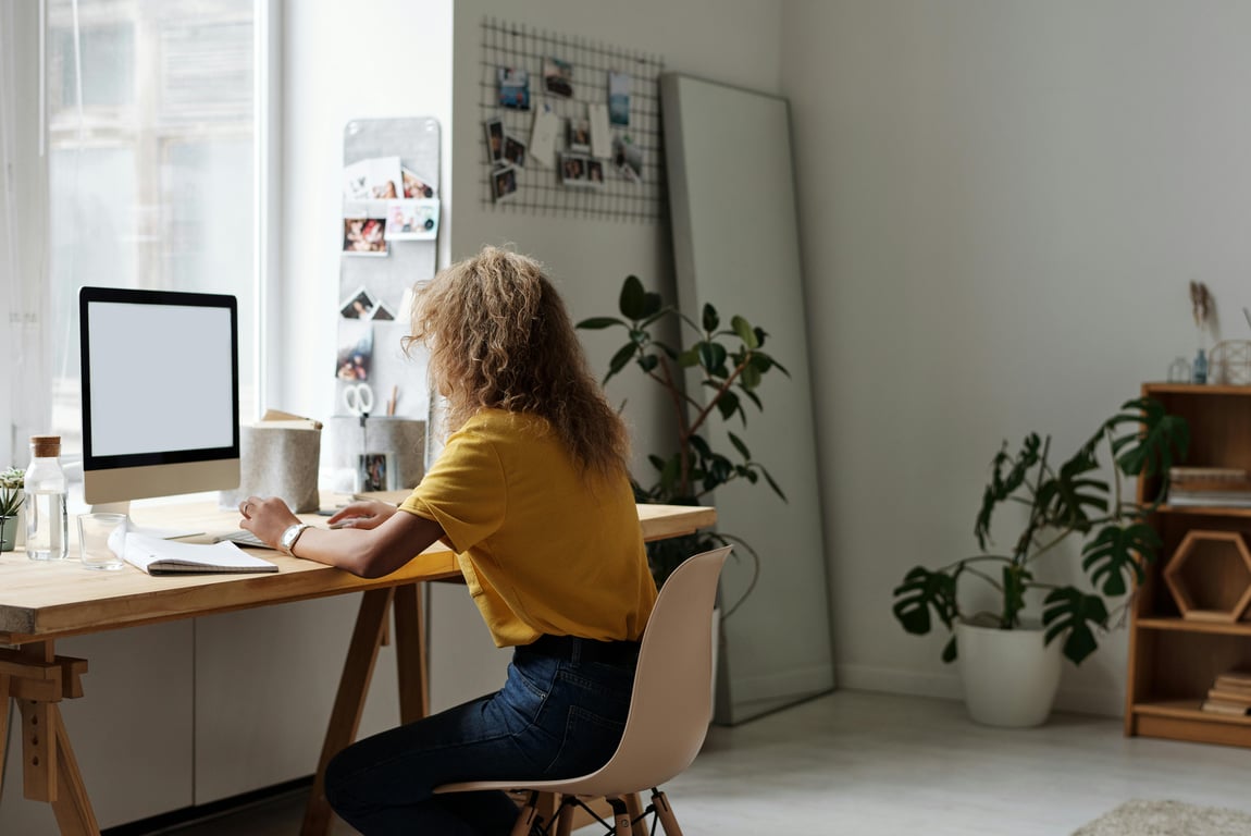 Transform Your Small Space into a Stylish Sanctuary with Savvy Downsizing Tricks