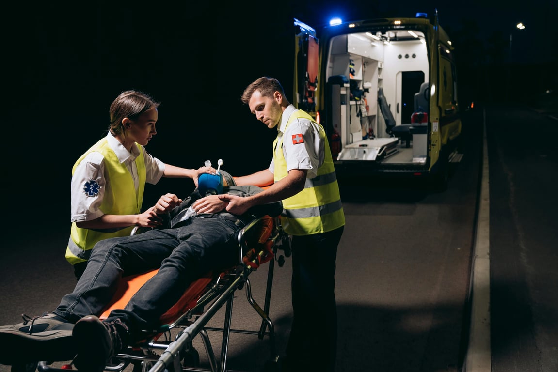 Weighing the Pros and Cons of Travel Nursing for Your Career Path