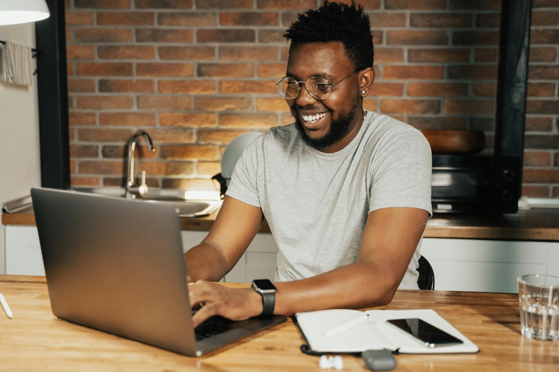 Pathways to Earning an Online Degree Without Breaking the Bank