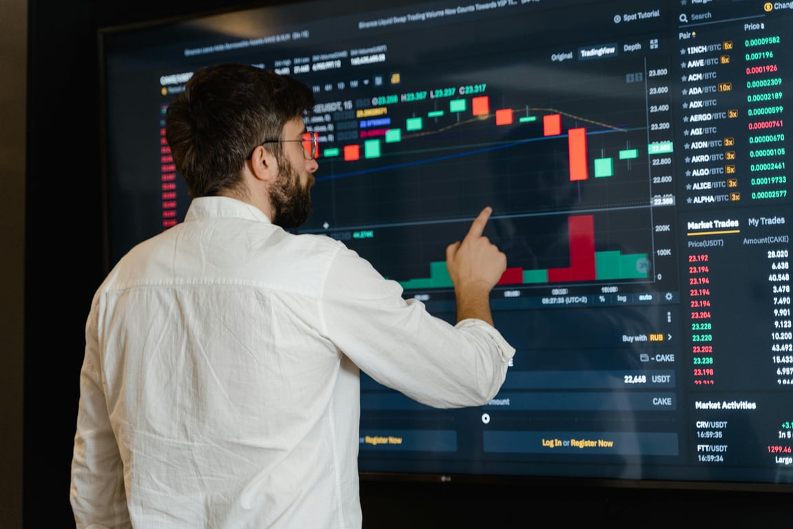 Weighing the Opportunities and Risks of Cryptocurrency Investments