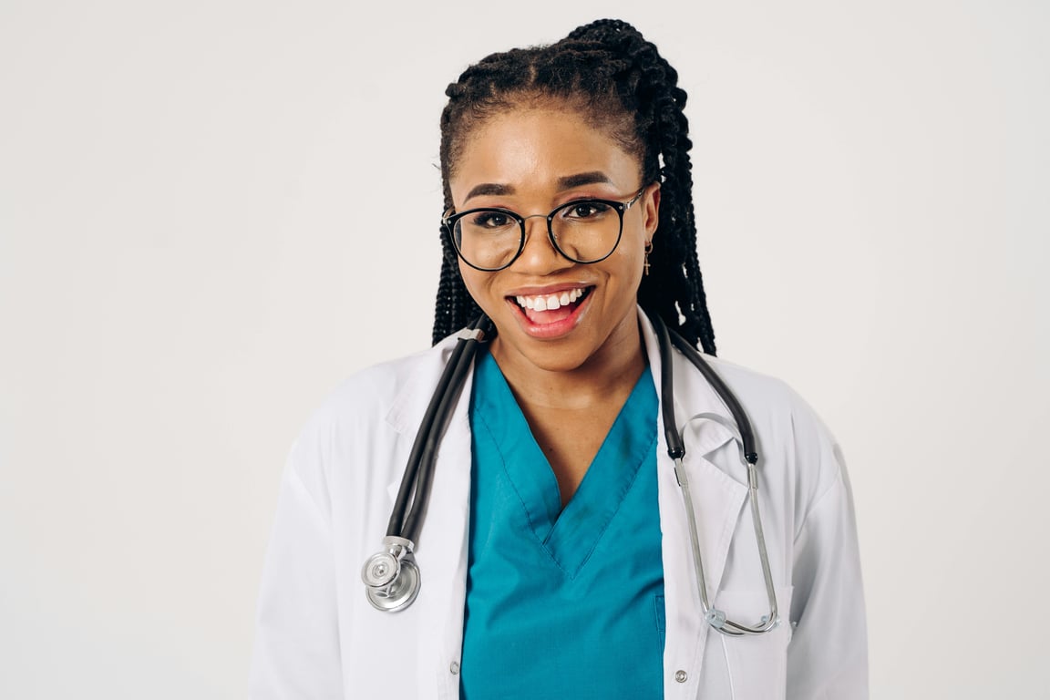 How Independent Contracting Empowers Travel Nurses for Greater Freedom