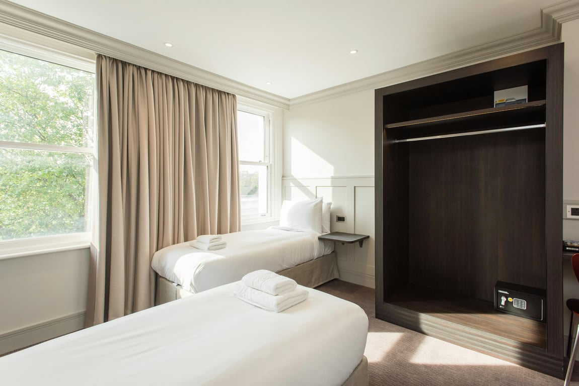 Master Travel Perks by Leveraging Rewards Credit Cards