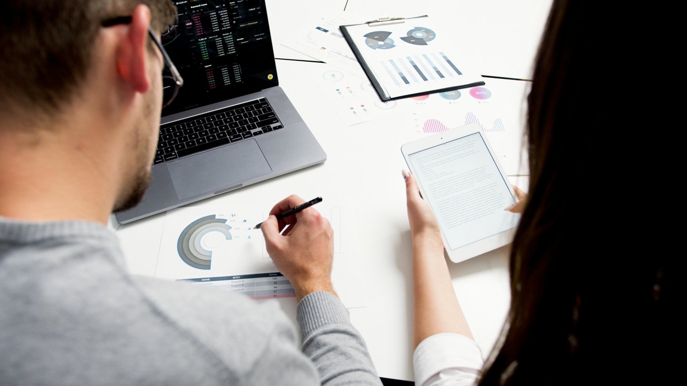 How Shifting Interest Rates Reshape Real Estate Investment Strategies
