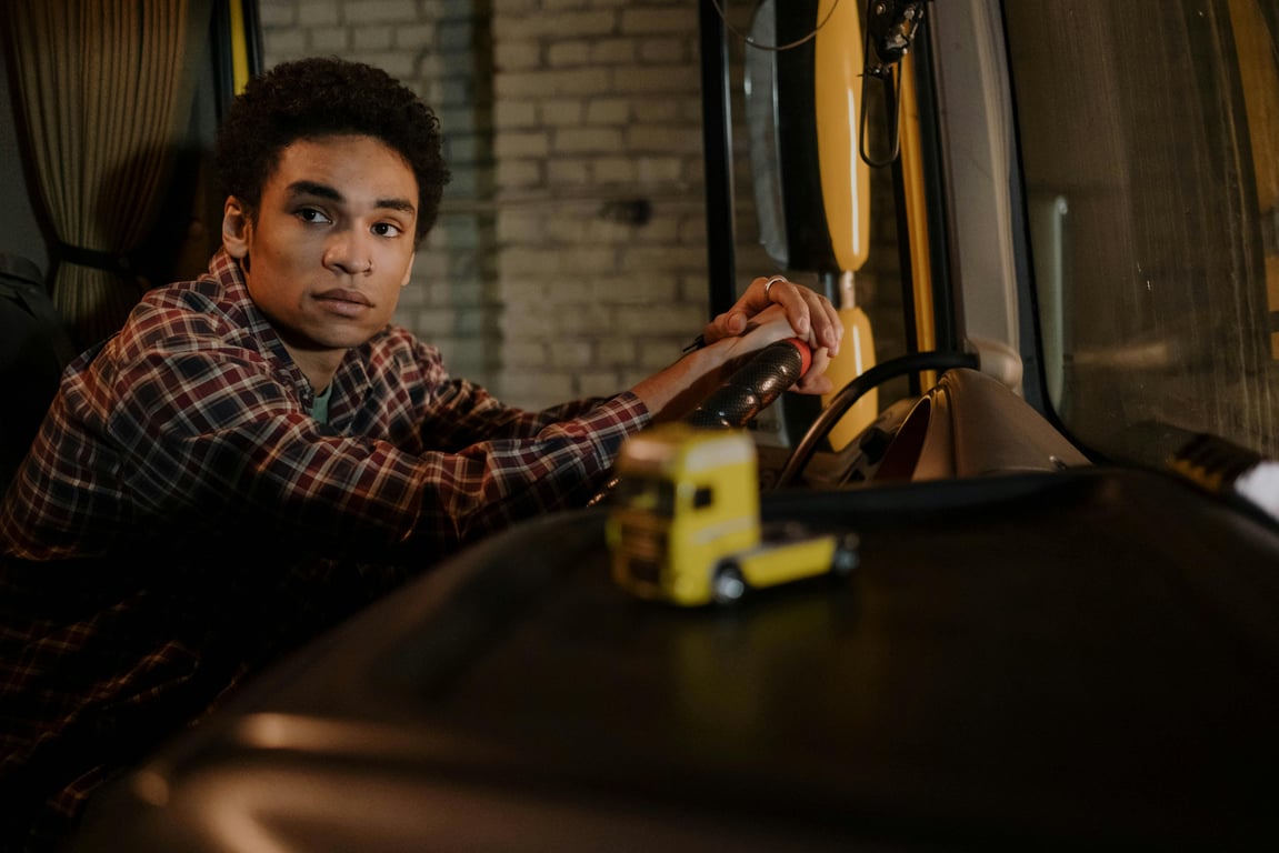 Land High-Paying Truck Driver Roles Without Prior Experience