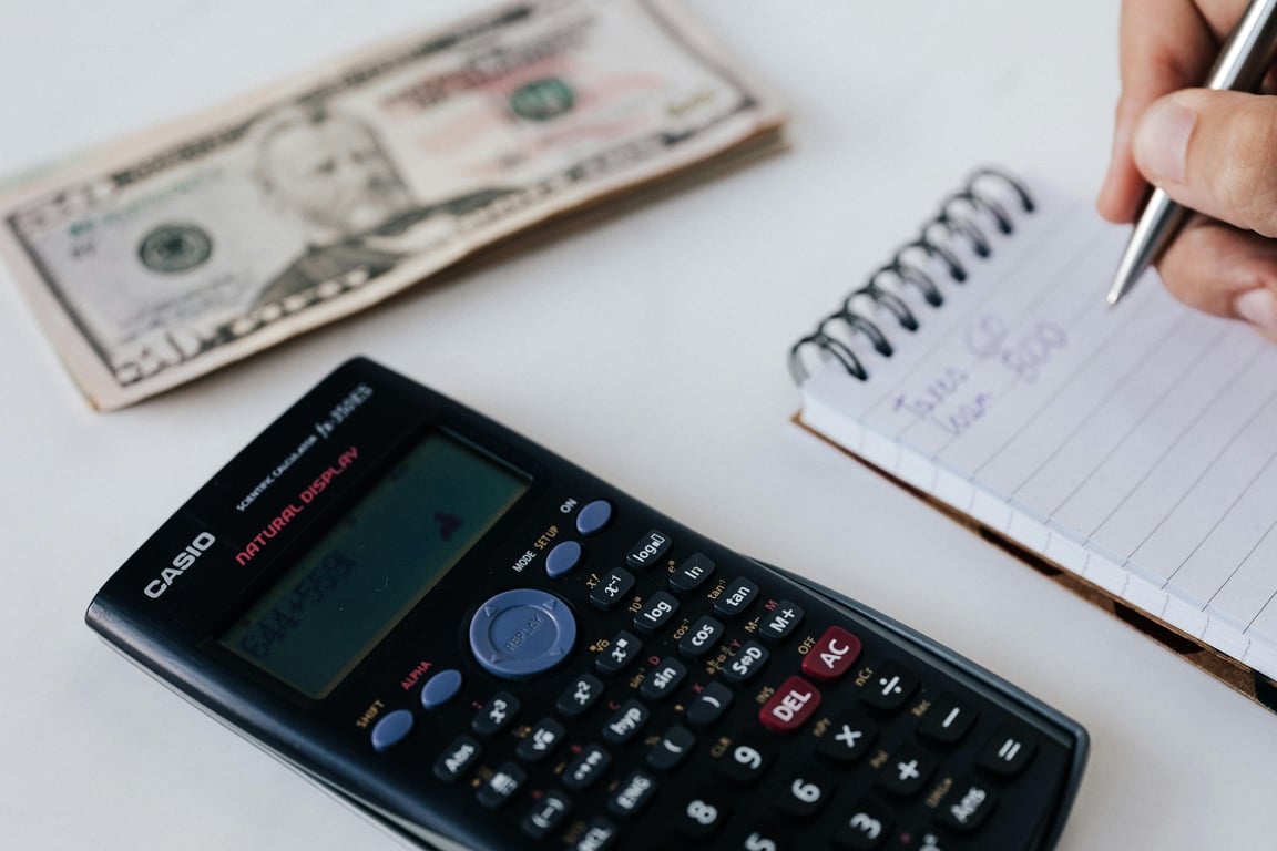 Smart Strategies for Choosing Between Index Funds and ETFs on a Tight Budget