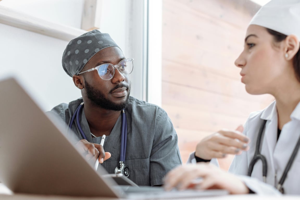 Collaborating Seamlessly with CNAs for Exceptional Patient Care