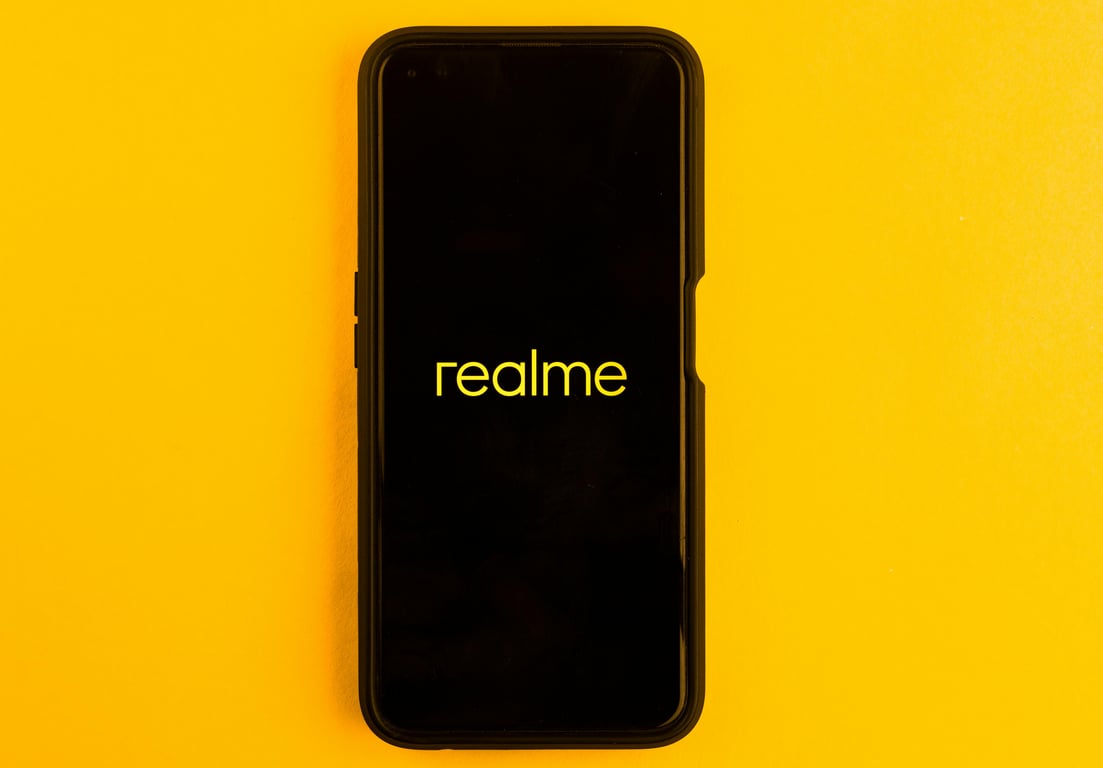 Apple vs. Android: Decoding the Ultimate Smartphone Showdown
