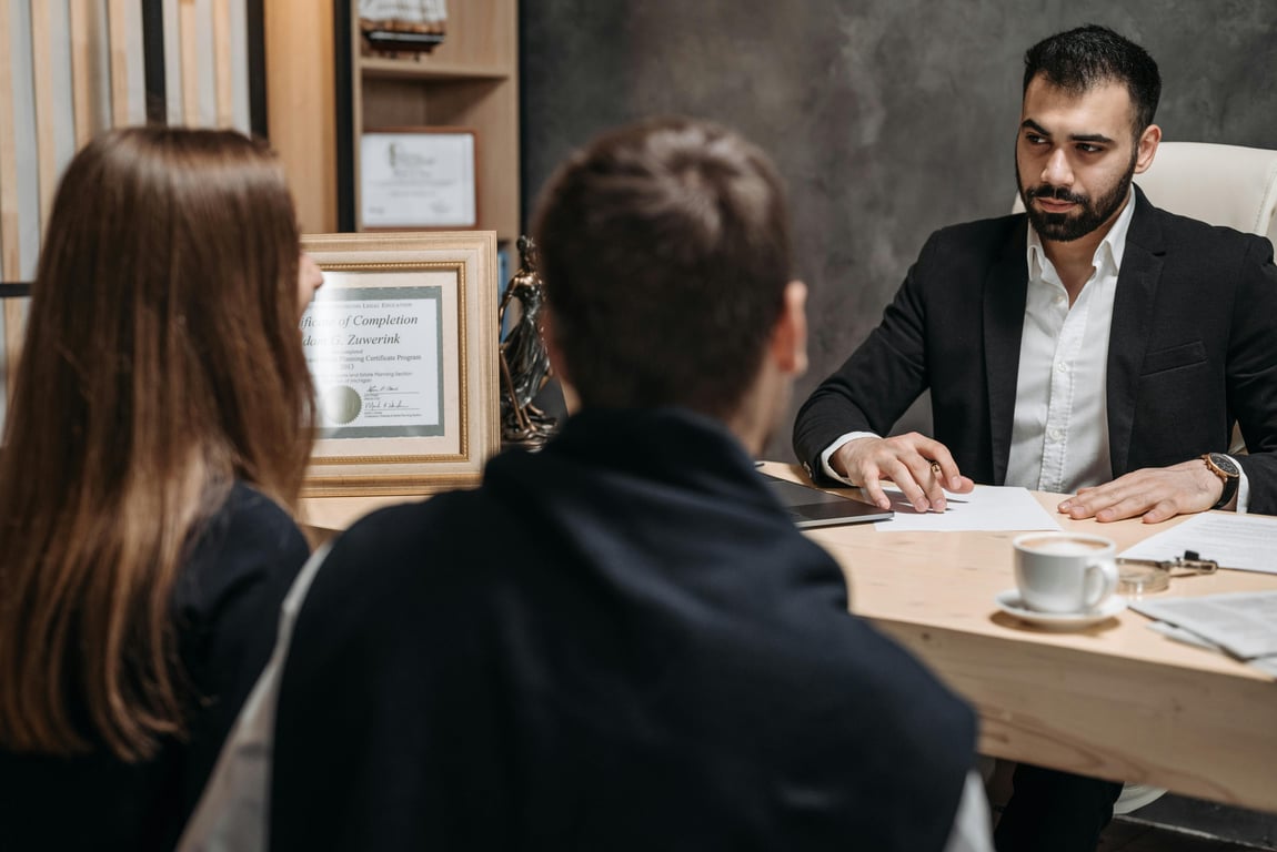 Navigate the Legal Maze with These Expert Tips to Select the Right Auto Accident Lawyer