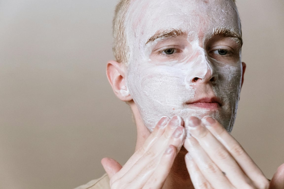 How to Recognize and Treat Common Skin Conditions