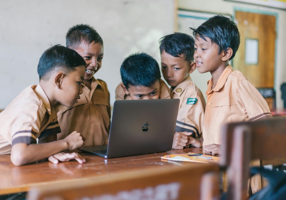 Apply Now for Exclusive MacBook Pro Opportunities for Students