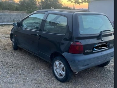 Aidez ma fiancée à acheter sa première voiture