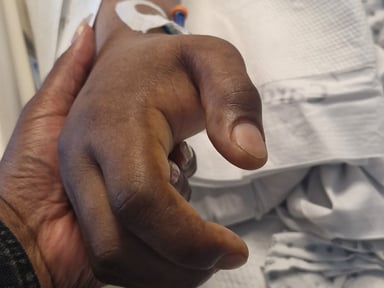 ​Ensemble pour aider notre père à surmonter cette épreuve