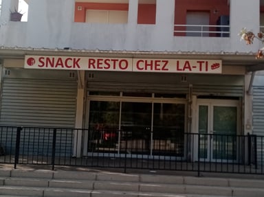 Aidons Lati à sauver son snack à la Busserine