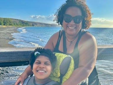 Aidons ma maman à offrir un véhicule adapté à ma petite sœur