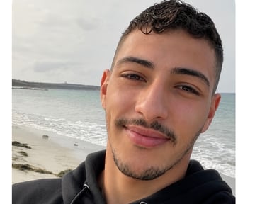 En mémoire de Younes YAHIAOUI