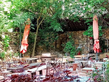 Aidez-nous à sauver le Restaurant Coté Terrasse à St Guilhem le Désert