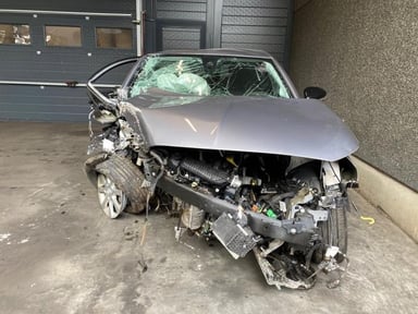 Aide voiture accidentée 🙏