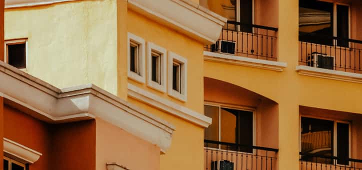 Les 5 problèmes cachés à vérifier avant d'acheter une copropriété des années 70 à Saint-Maur