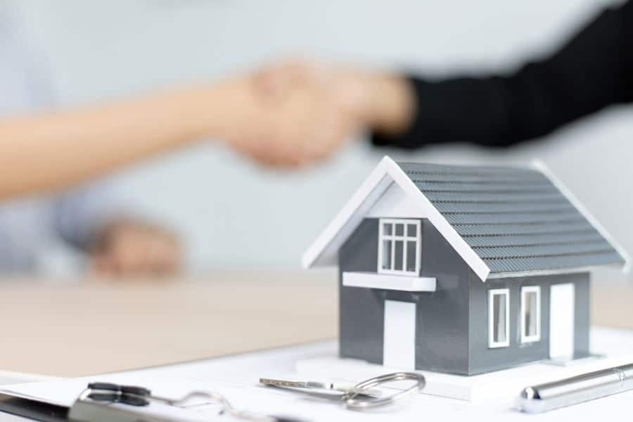 Quelles différences entre la promesse et le compromis de vente