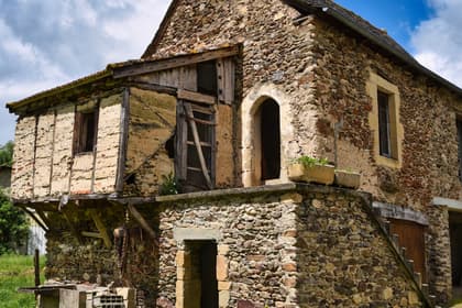 Vendre une maison ancienne à Châtel-Guyon : le guide complet des diagnostics immobiliers