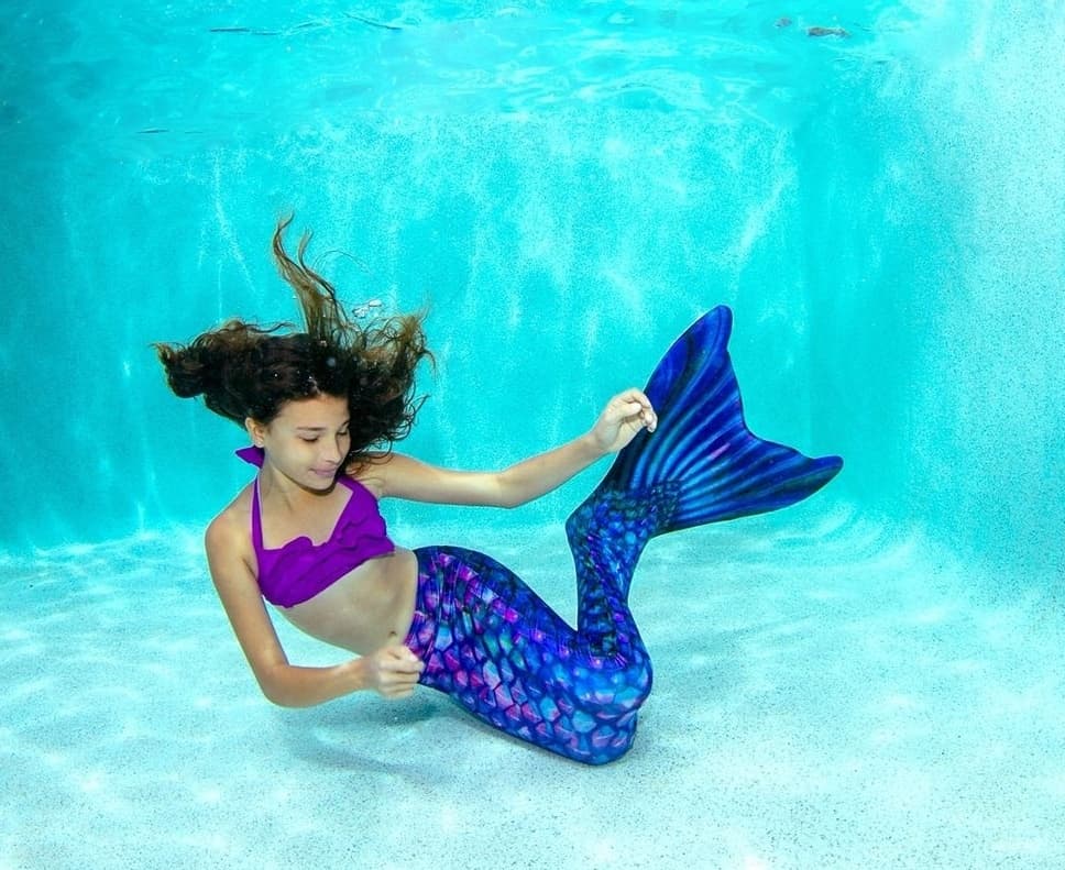 Nage de sirène en piscine
