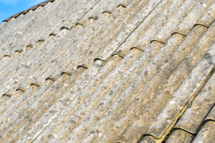 Comprendre l'importance du contrôle de l'amiante dans les bâtiments