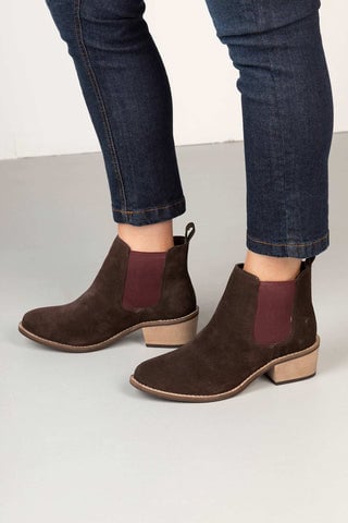 Ladies suede Chelsea boots