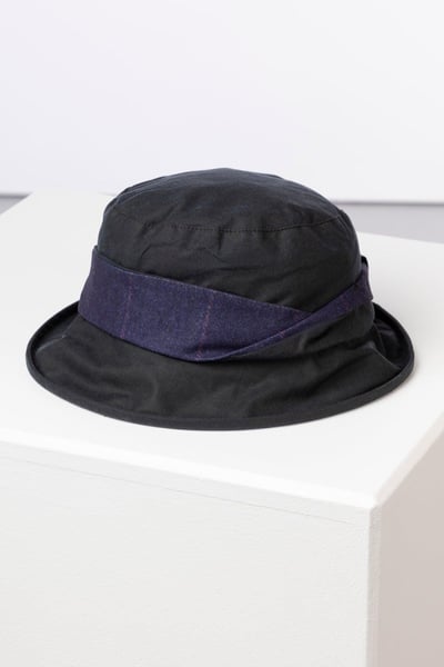 Ladies Twisted Band Wax Hat - Danby - Navy