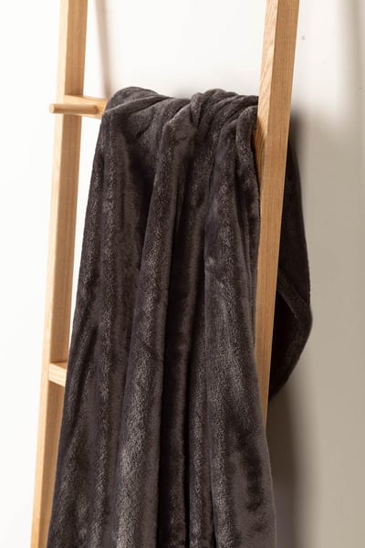 Cowlam Plush Fleece Throw - Dark Grey