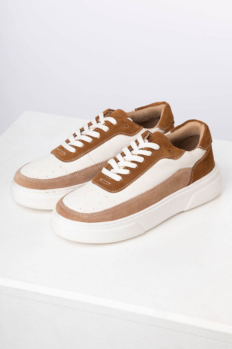 Ladies Leather Trainers