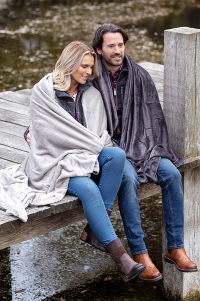 Cowlam Plush Fleece Throw - Silver