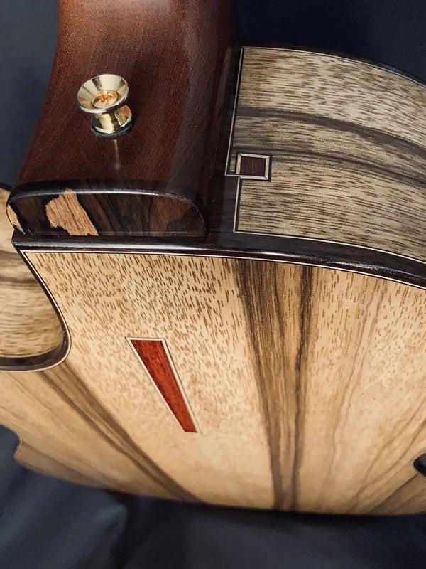 Guitar No. 025 detail