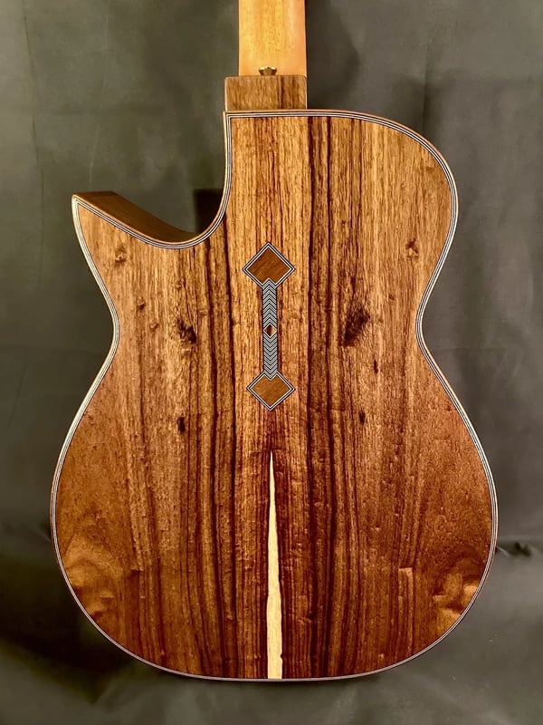 Guitar No. 027 detail