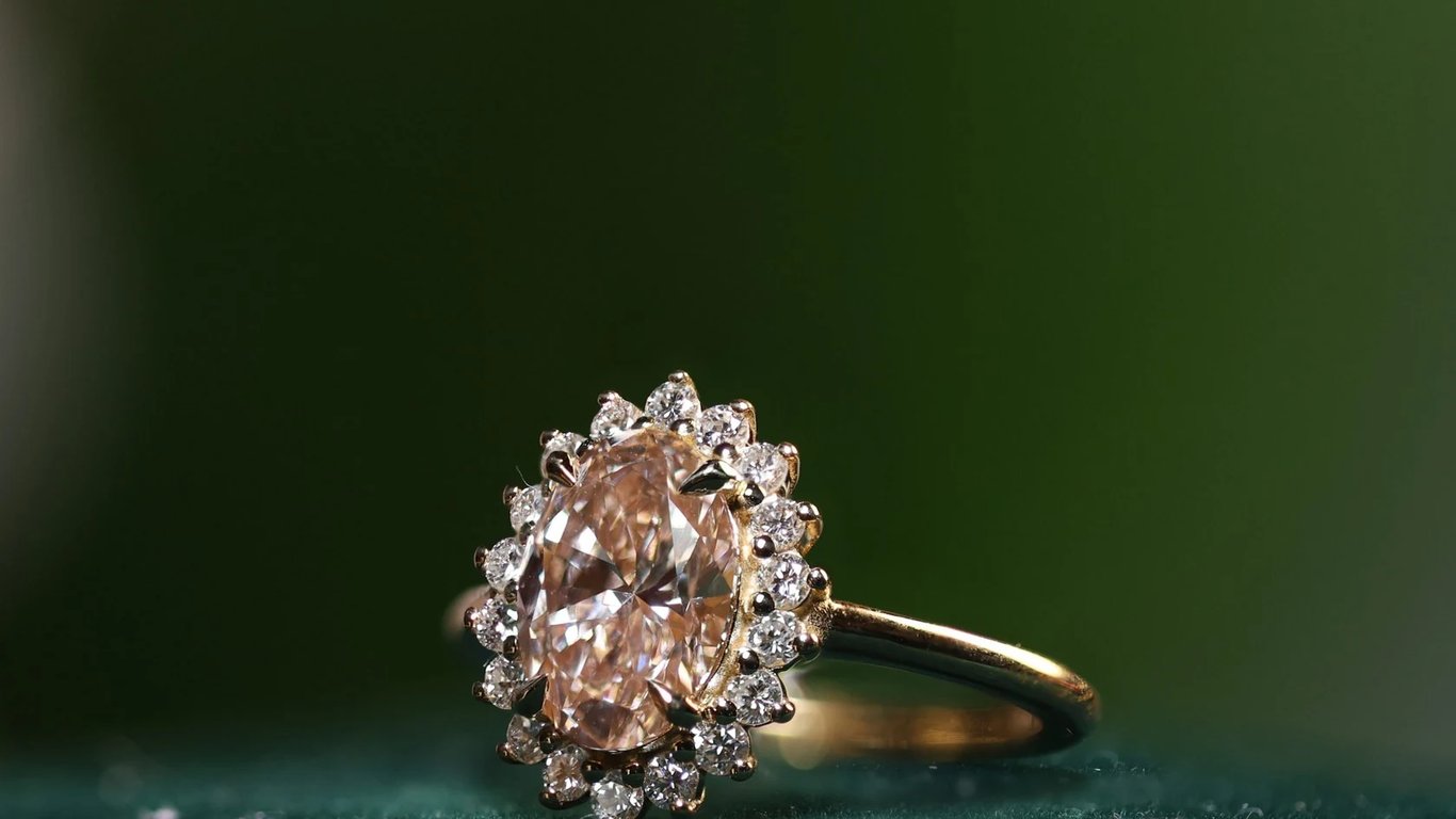 Thomas Elliott jewellery photography