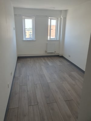 {"alt":"Studio space can take a double bed","description":"Studio space can take a double bed","cloudflareImageId":"4d108a48-c5a7-41f5-9763-bf65af57b900","filename":"4d108a48-c5a7-41f5-9763-bf65af57b900"}