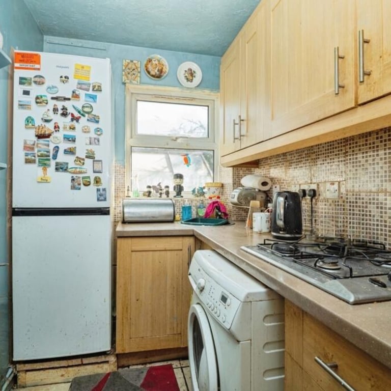1 Bed Maisonette, Flat