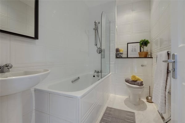{"alt":"Bathroom","description":"Bathroom","cloudflareImageId":"6267c9c0-8cb2-4ee5-ea0a-9262e2fa4000","filename":"6267c9c0-8cb2-4ee5-ea0a-9262e2fa4000"}