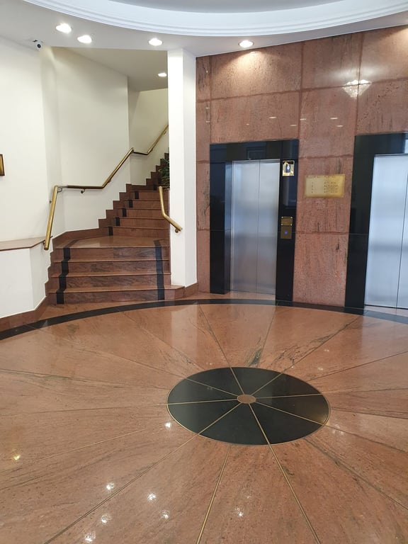 2 Bed Within a Complex, Flat