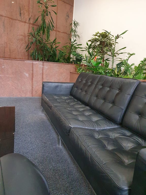2 Bed Within a Complex, Flat