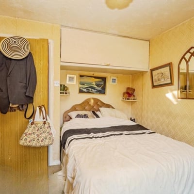 {"alt":"Bedroom","description":"Bedroom","cloudflareImageId":"ea589acb-652b-433e-4f5b-a630d94e9e00","filename":"10.png"}