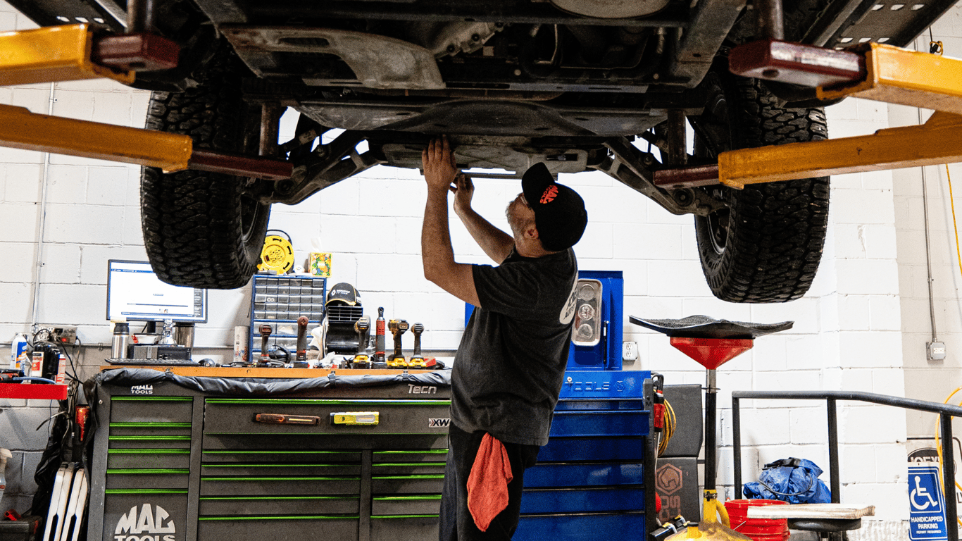 Average Shop Size and Daily Car Count in General Auto Repair Shops — 2025 PartsTech Report